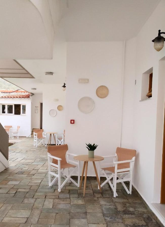 Idomeneas Apartments Soúgia Luaran gambar