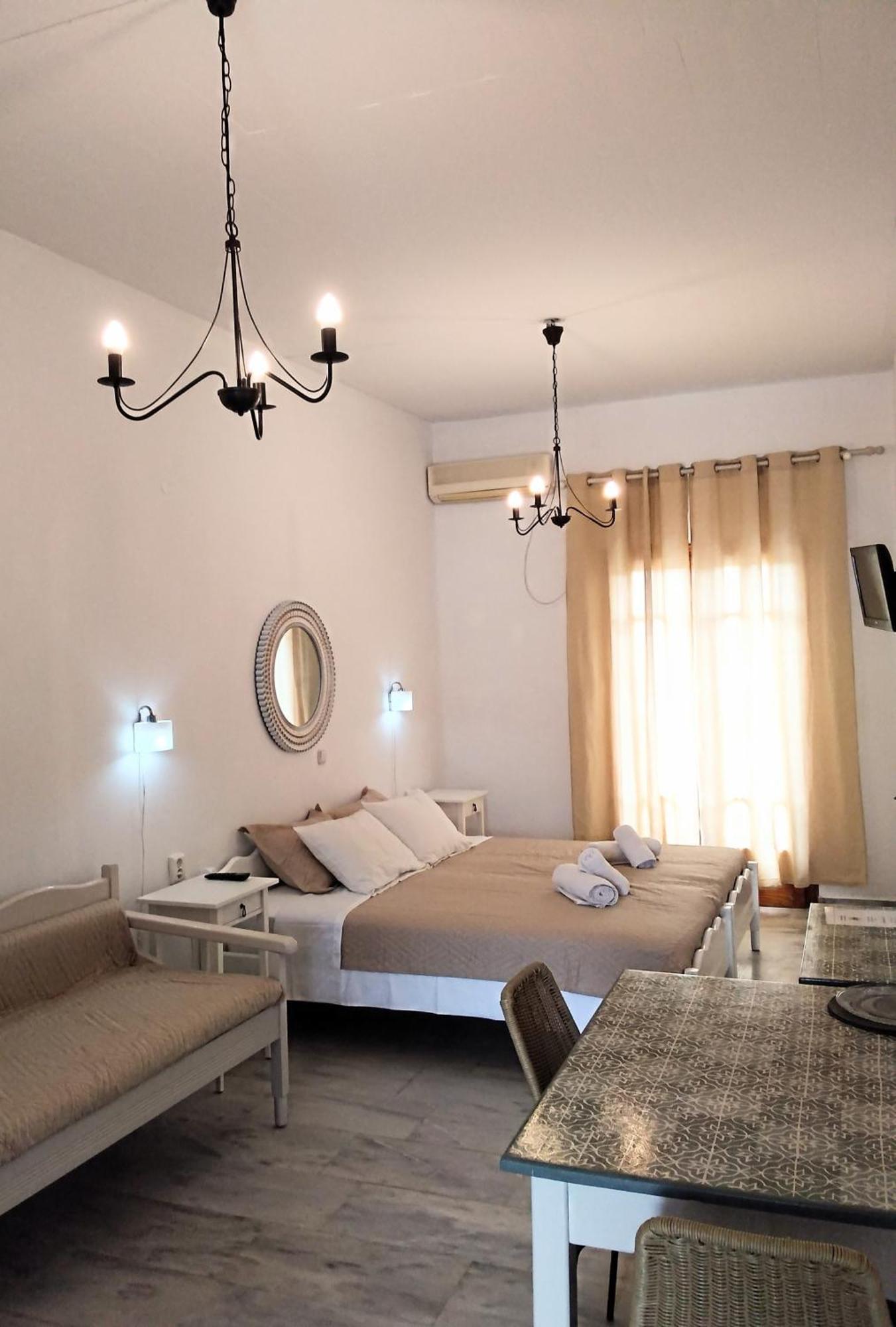 Idomeneas Apartments Soúgia Bilik gambar