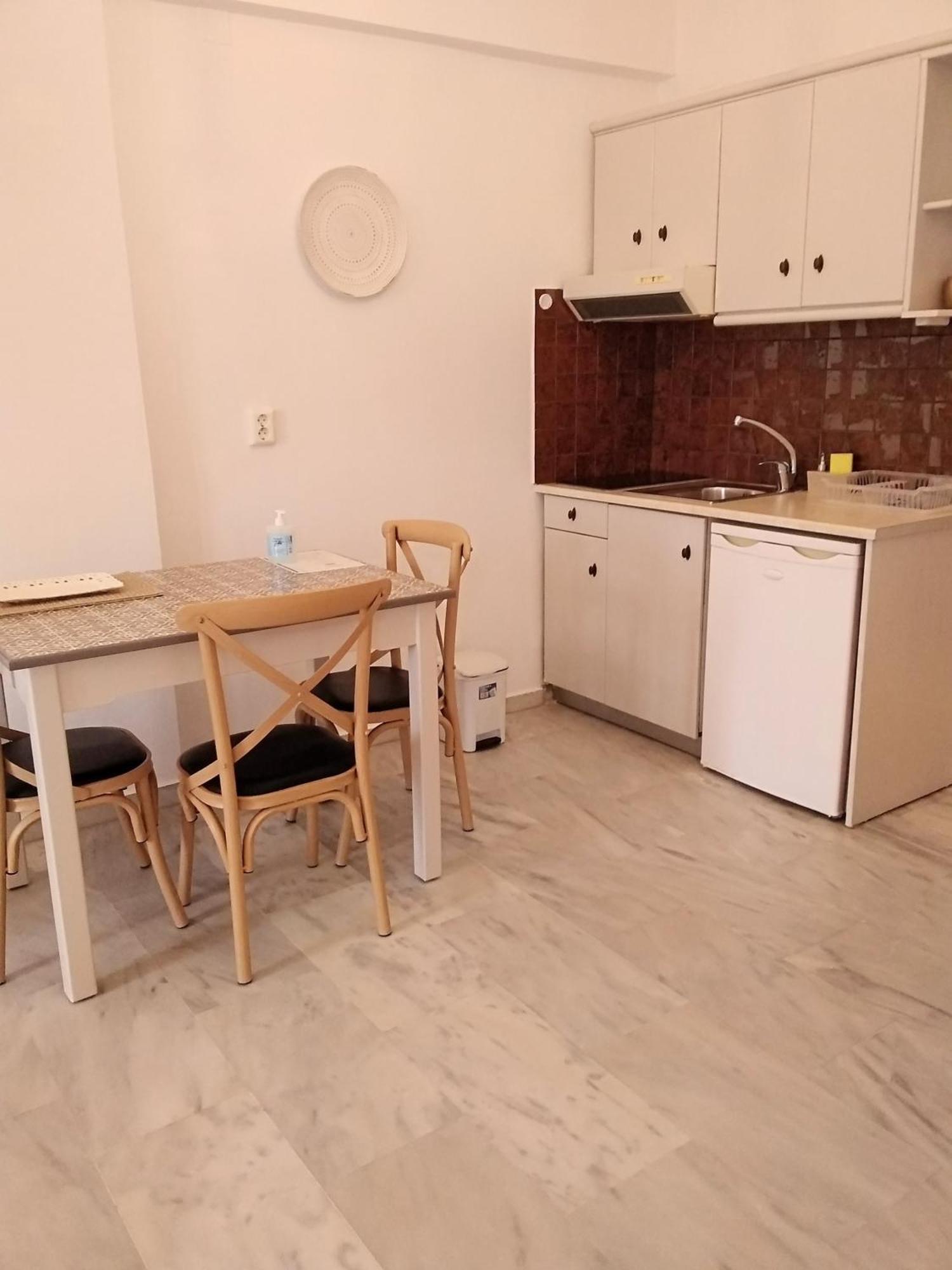 Idomeneas Apartments Soúgia Bilik gambar