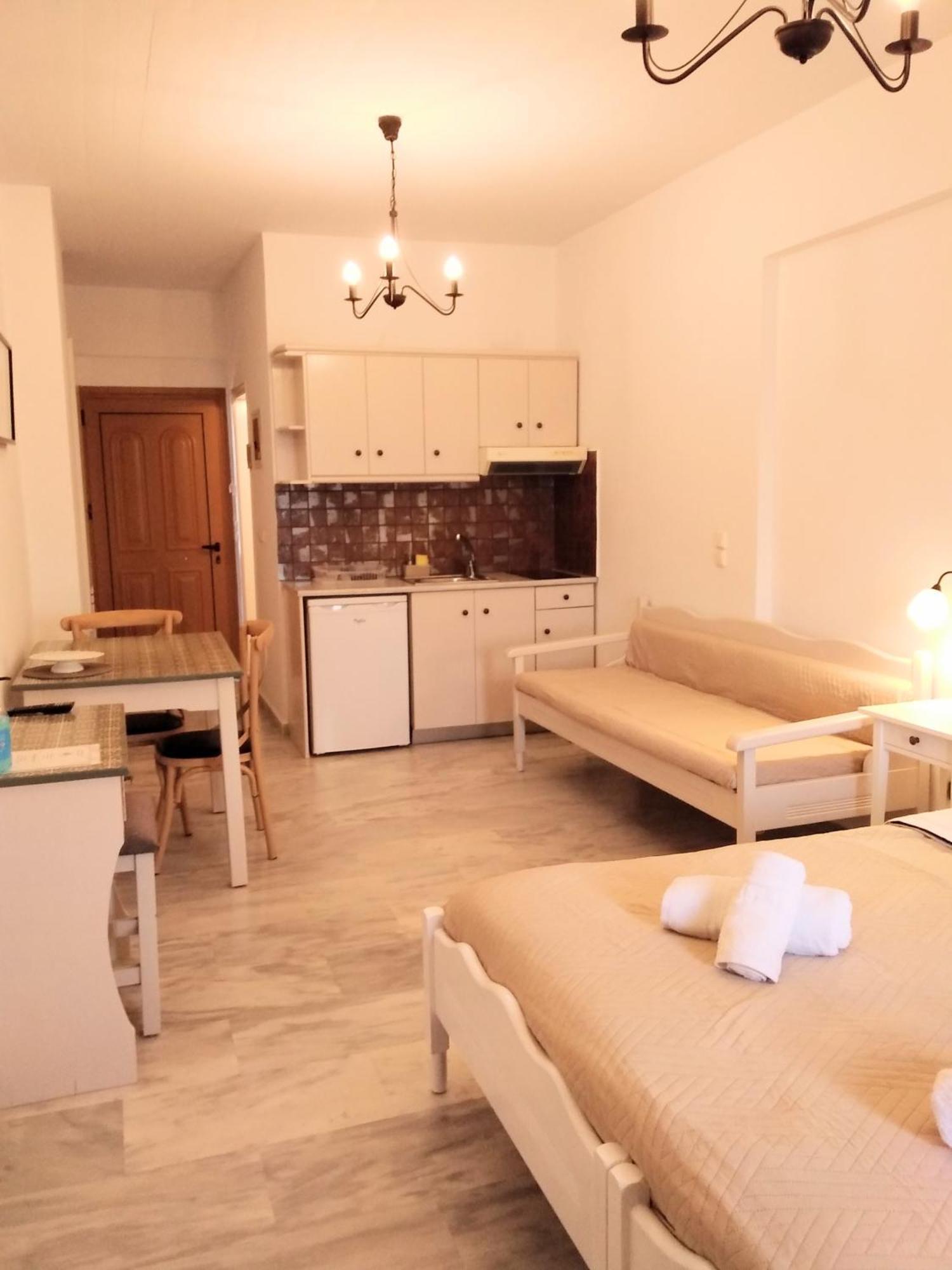 Idomeneas Apartments Soúgia Bilik gambar