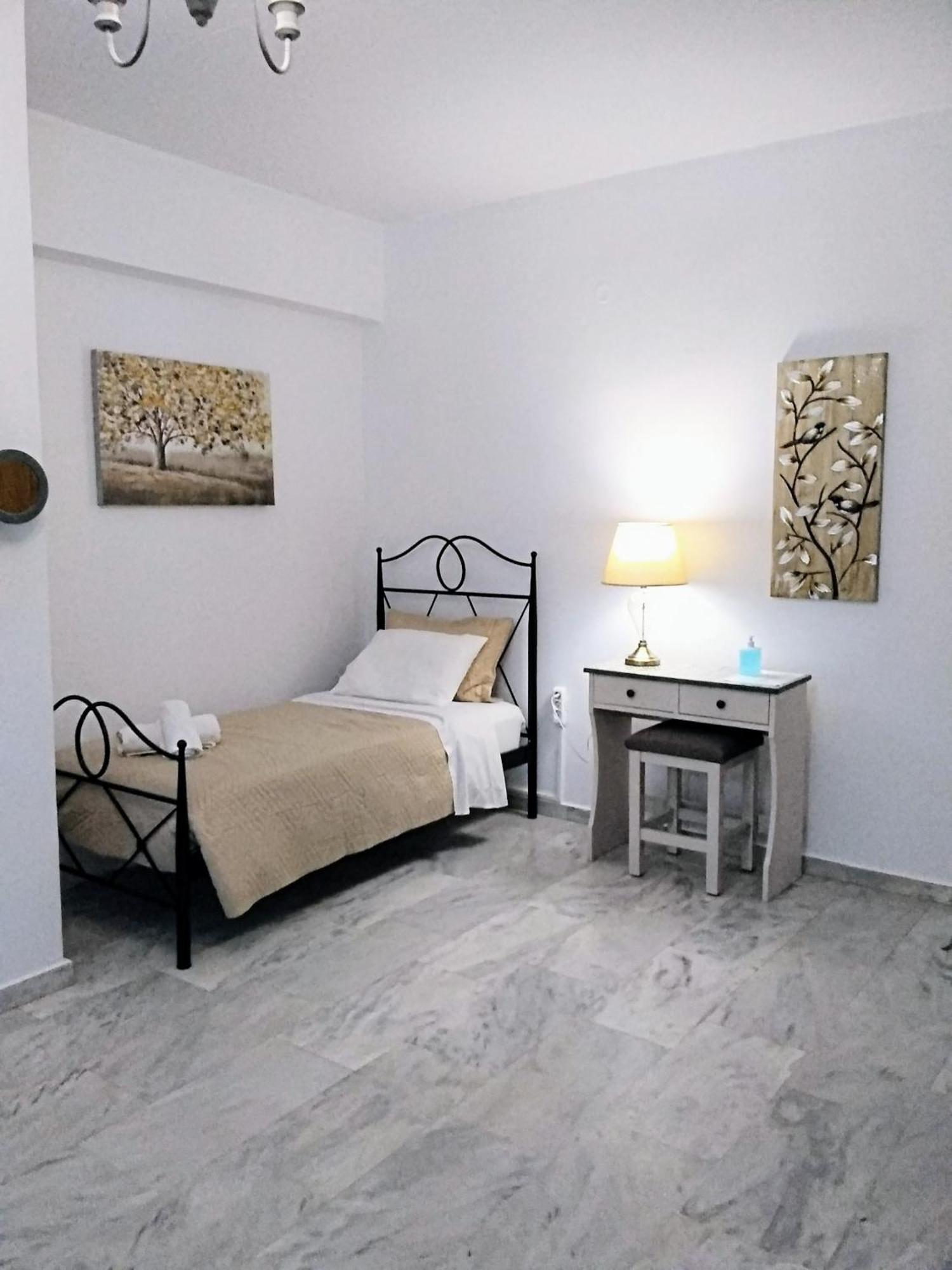 Idomeneas Apartments Soúgia Bilik gambar