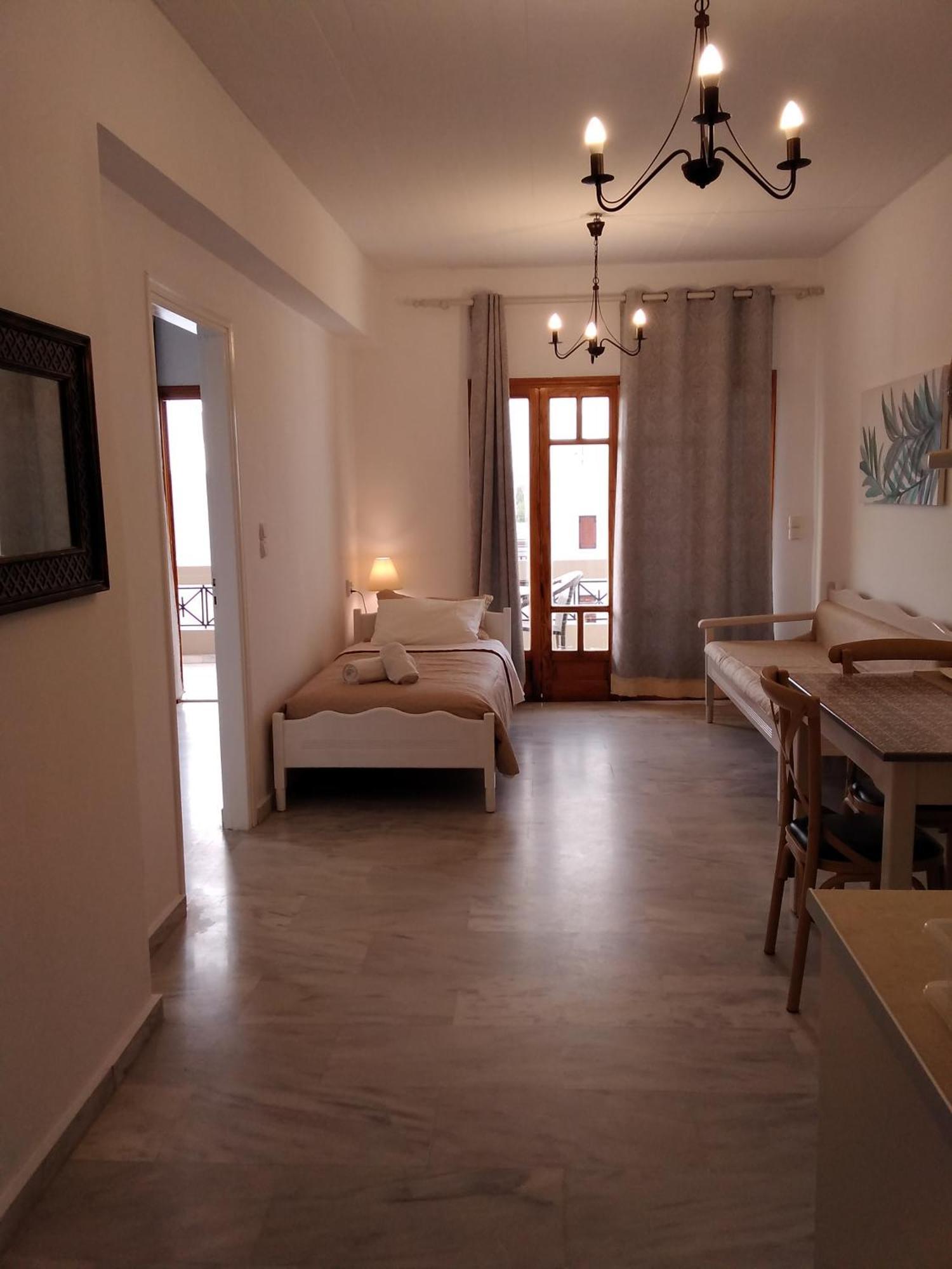 Idomeneas Apartments Soúgia Bilik gambar