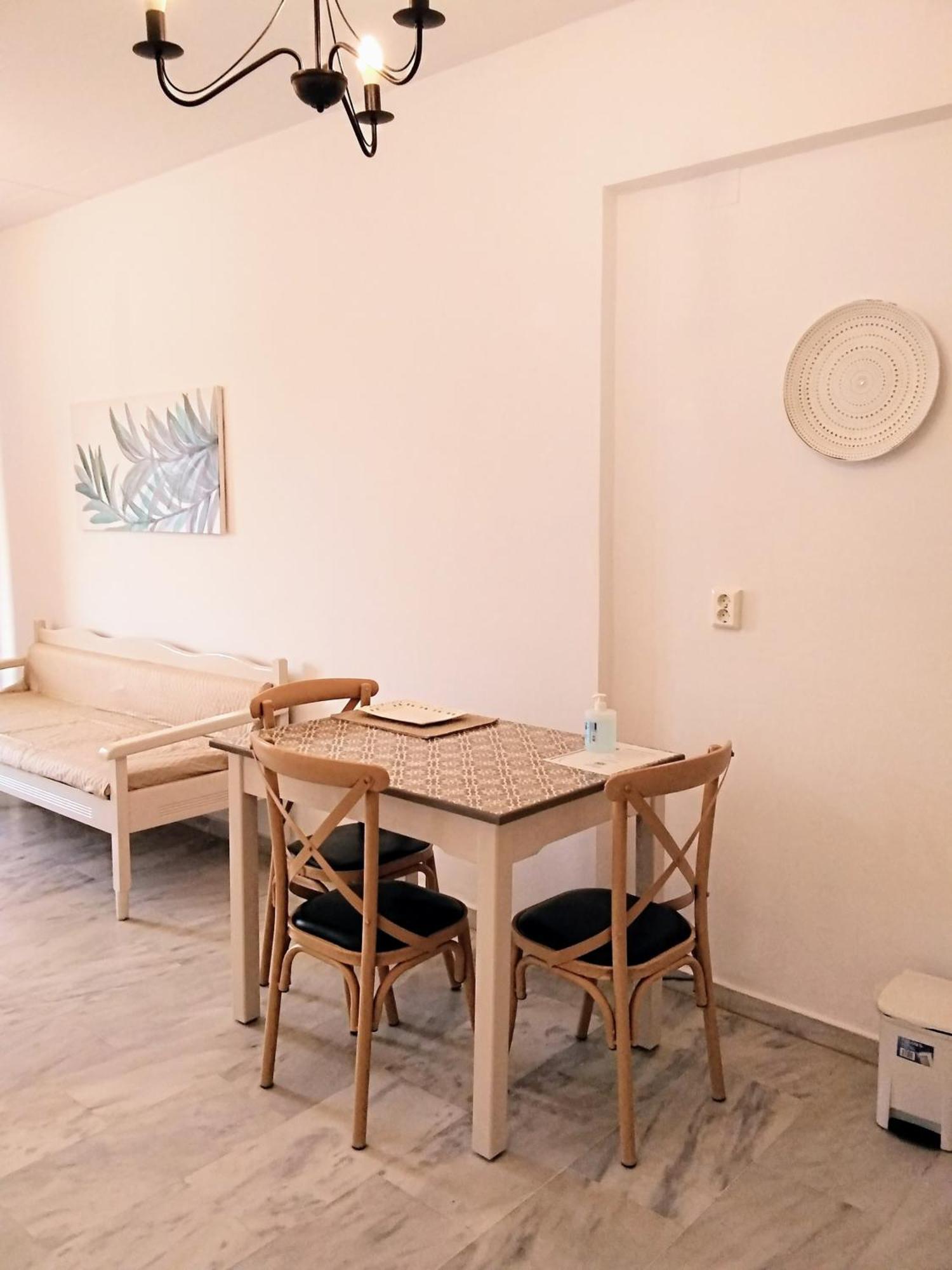 Idomeneas Apartments Soúgia Bilik gambar