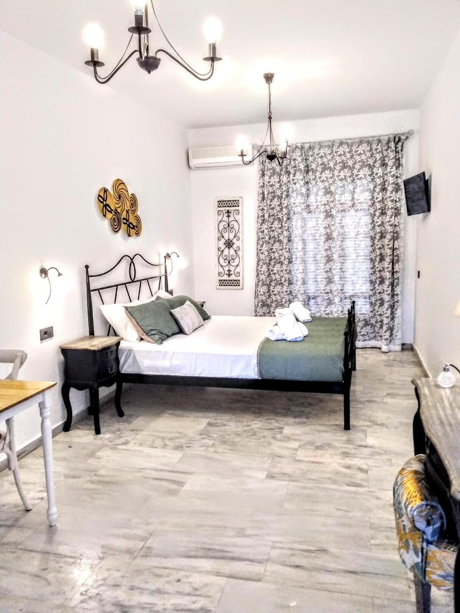 Idomeneas Apartments Soúgia Bilik gambar