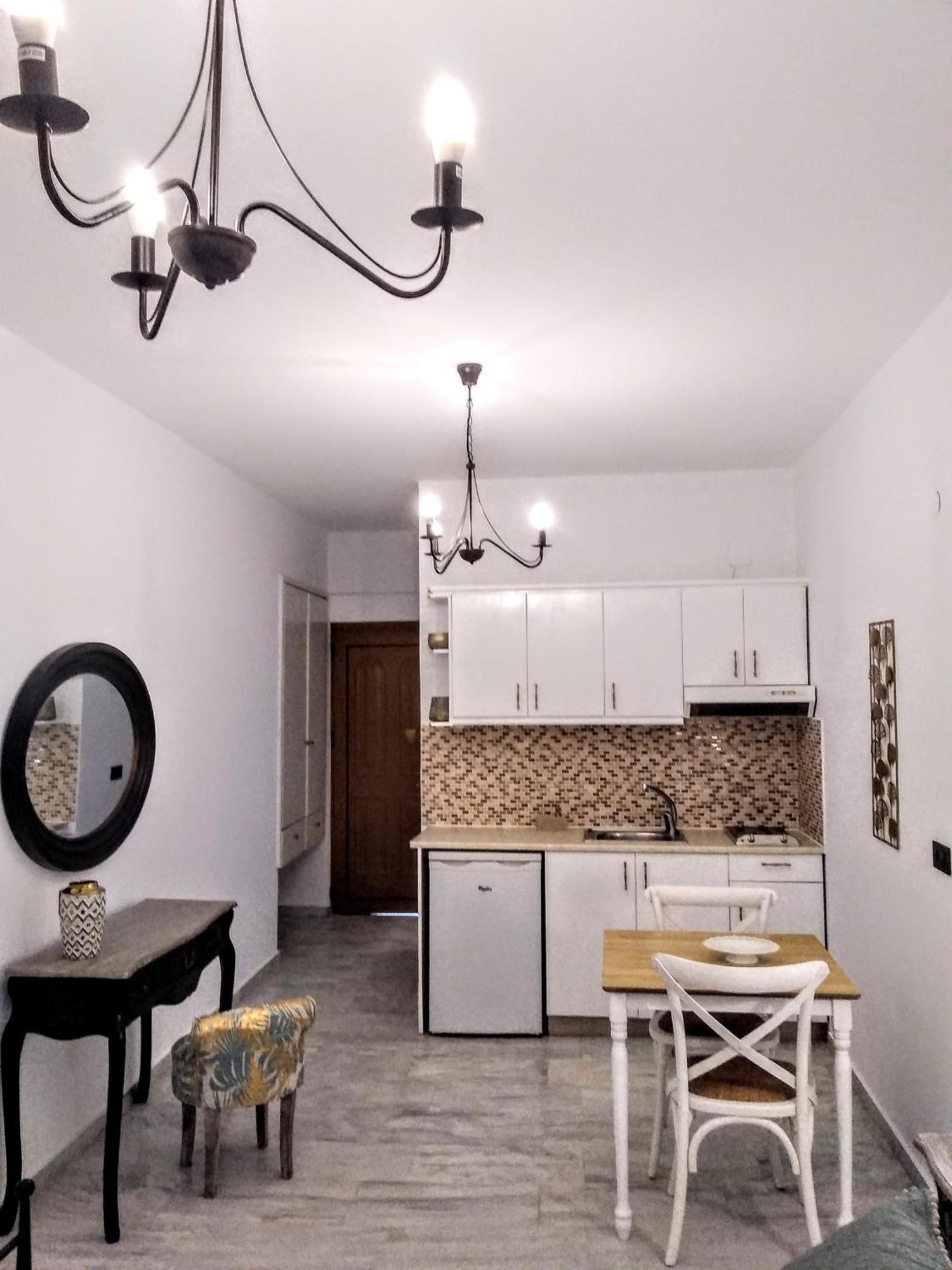Idomeneas Apartments Soúgia Bilik gambar