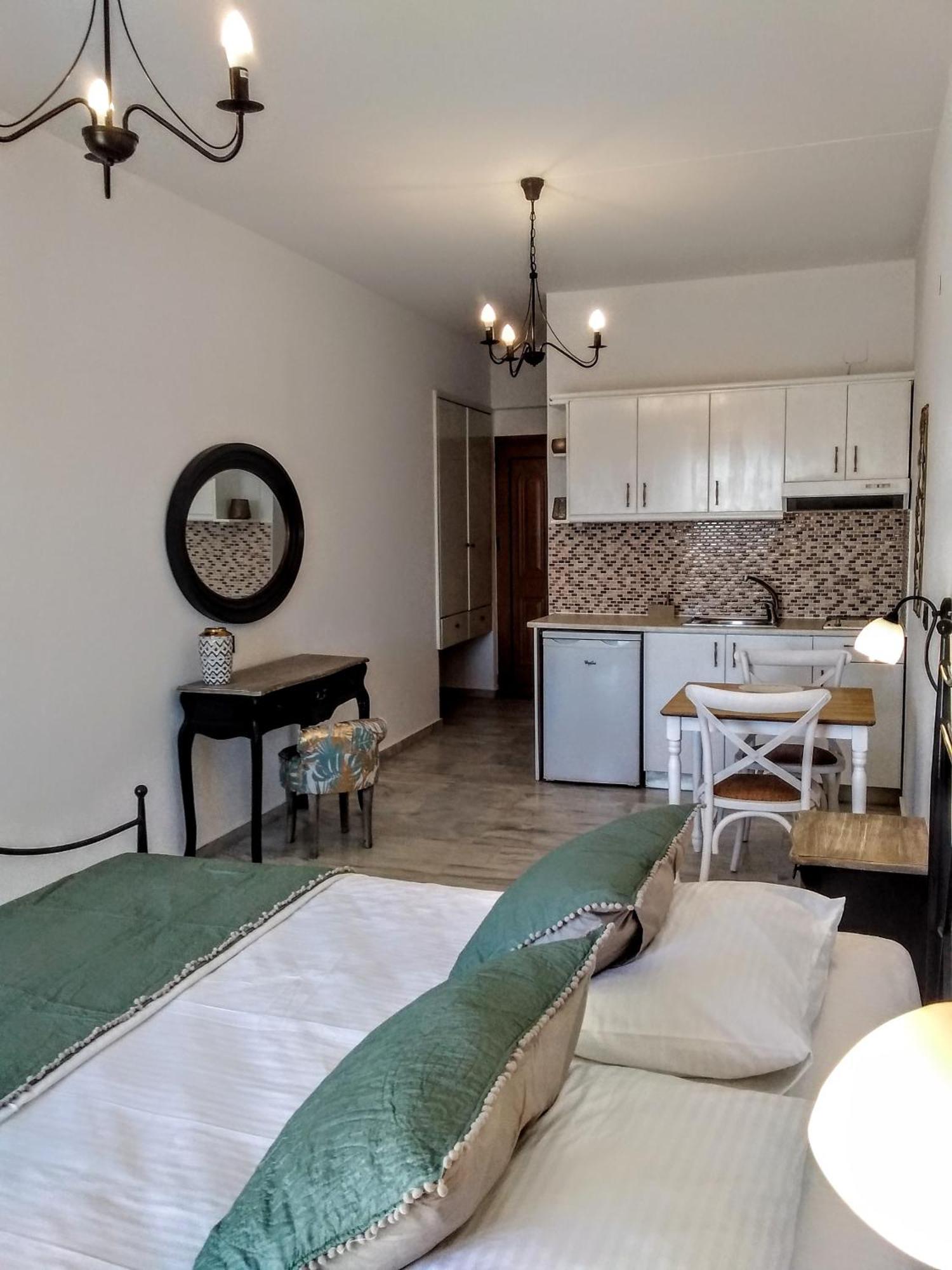 Idomeneas Apartments Soúgia Bilik gambar